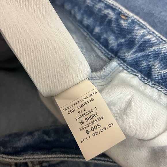 Hollister Curvy Ultra High Rise Vintage Straight Distressed Jeans Size 34 / 19S - Picture 15 of 15